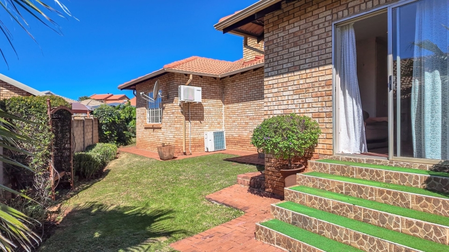 3 Bedroom Property for Sale in Safari Gardens North West